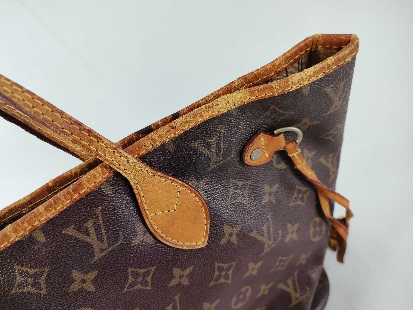 LOUIS VUITTON Monogram Louis Vuitton Tote Bag