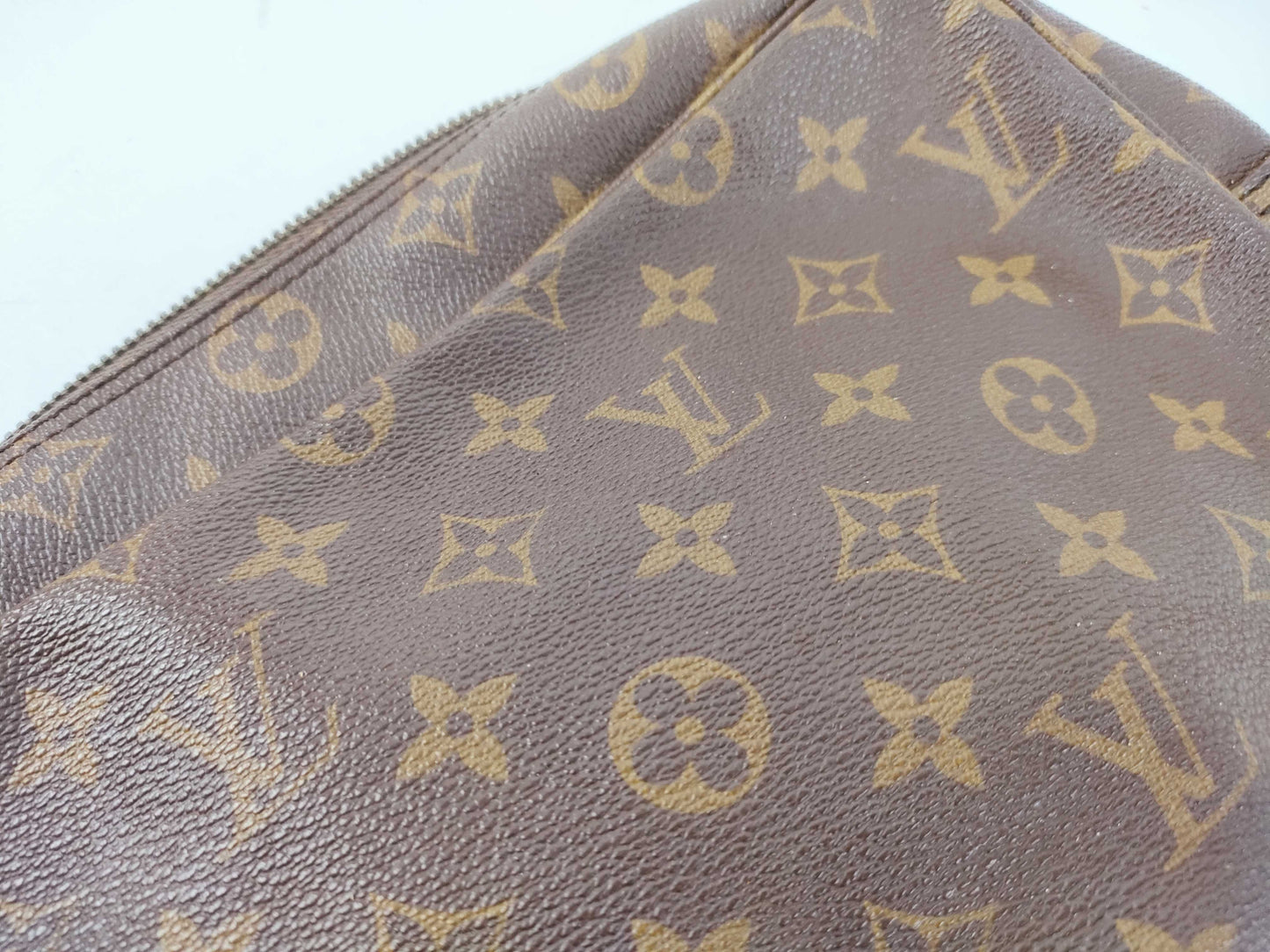LOUIS VUITTON Monogram Louis Vuitton Shoulder Bag