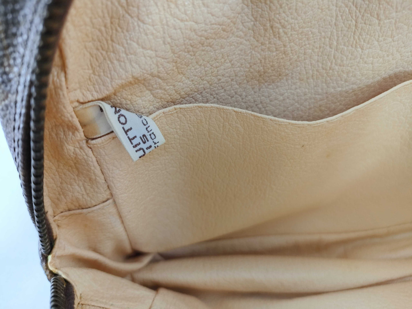 LOUIS VUITTON Monogram Louis Vuitton Shoulder Bag