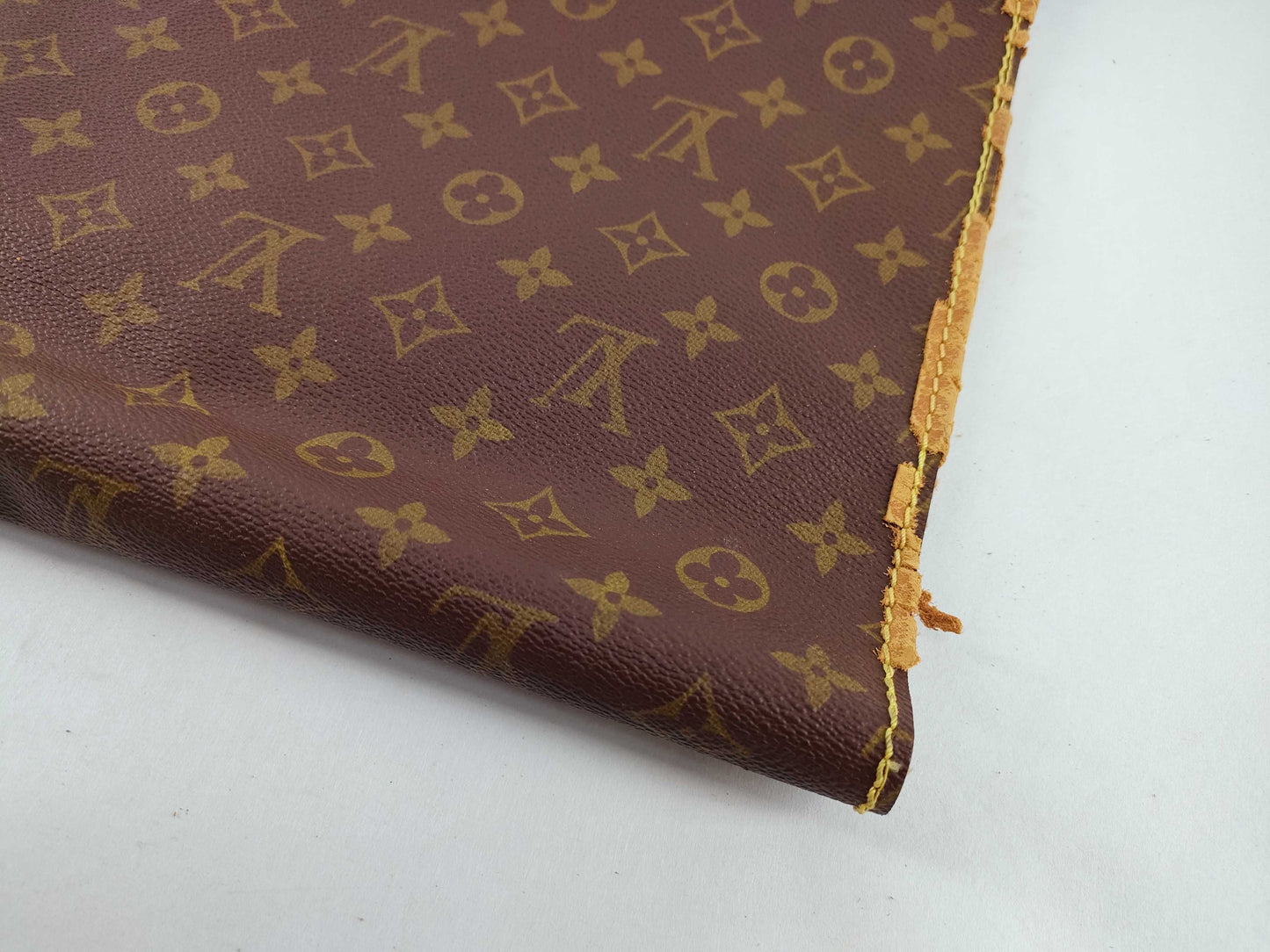 LOUIS VUITTON Monogram Louis Vuitton Suitcase