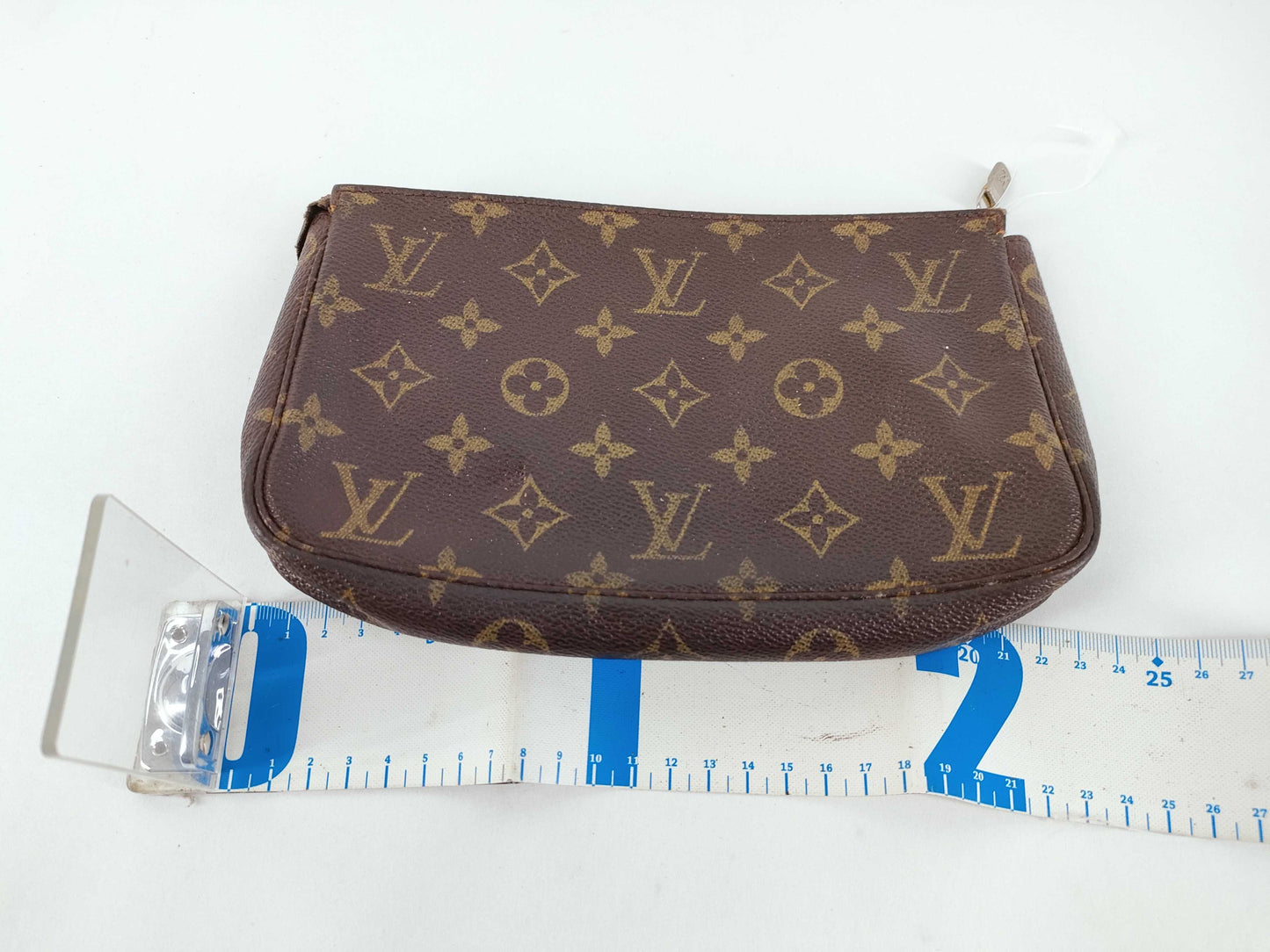 LOUIS VUITTON Monogram Louis Vuitton Pouch