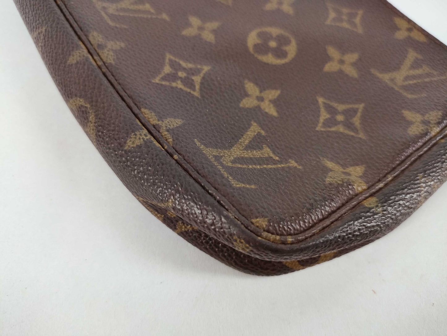 LOUIS VUITTON Monogram Louis Vuitton Pouch