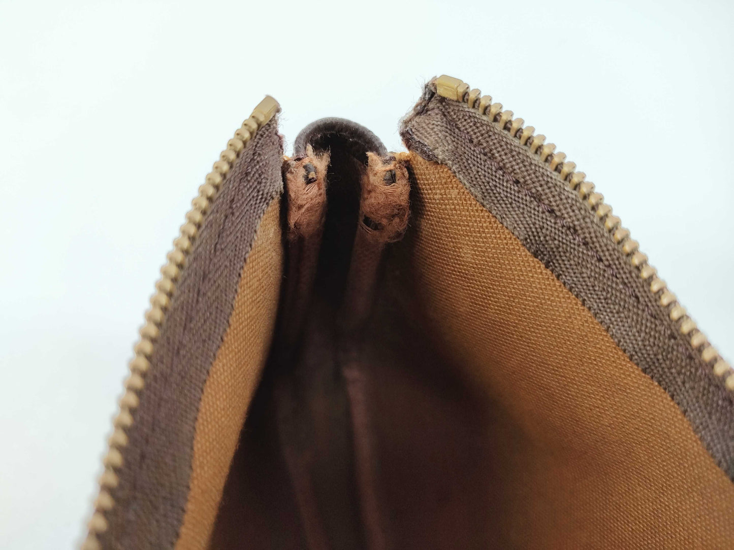 LOUIS VUITTON Monogram Louis Vuitton Pouch
