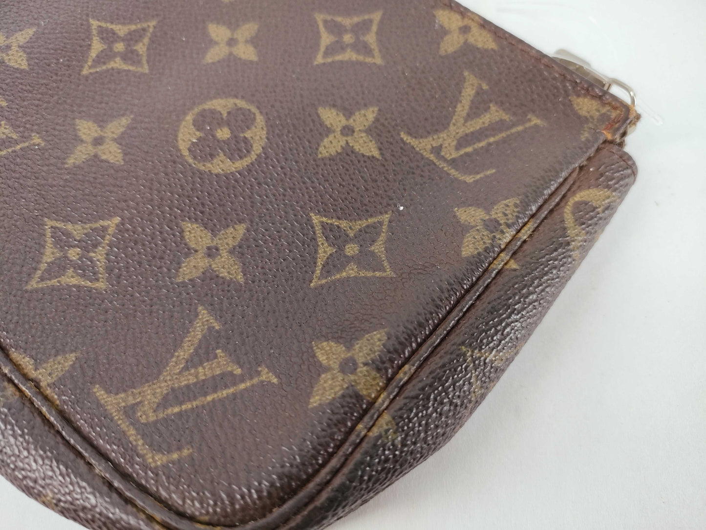 LOUIS VUITTON Monogram Louis Vuitton Pouch