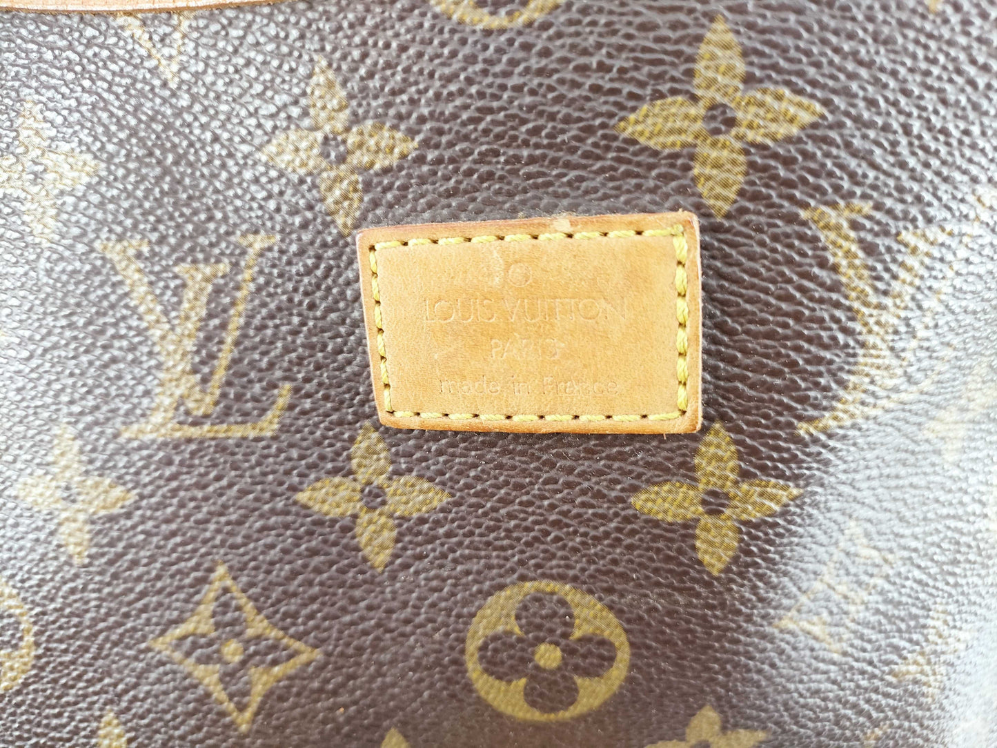 LOUIS VUITTON Monogram Louis Vuitton Shoulder Bag