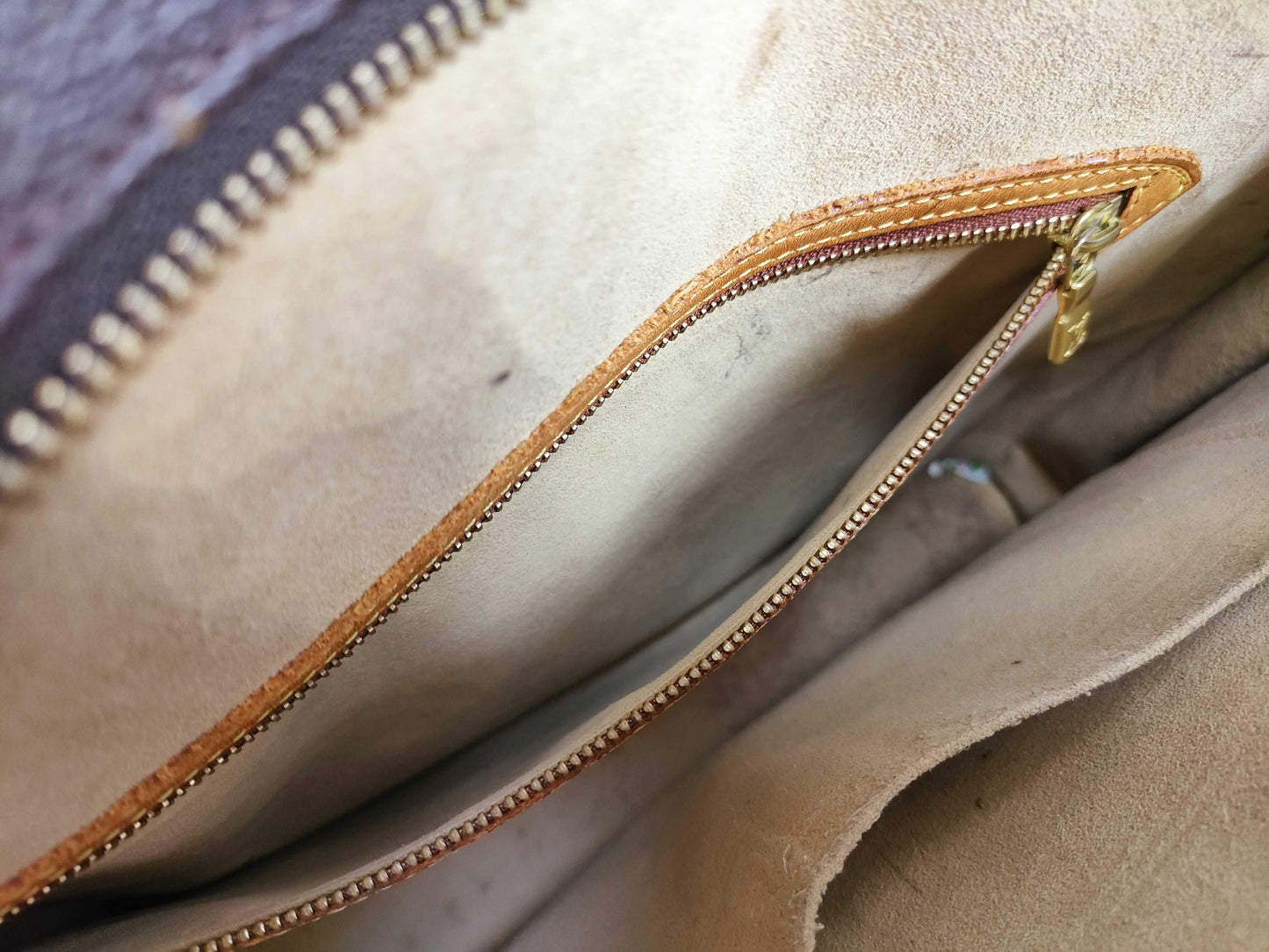LOUIS VUITTON Monogram Louis Vuitton Tote Bag