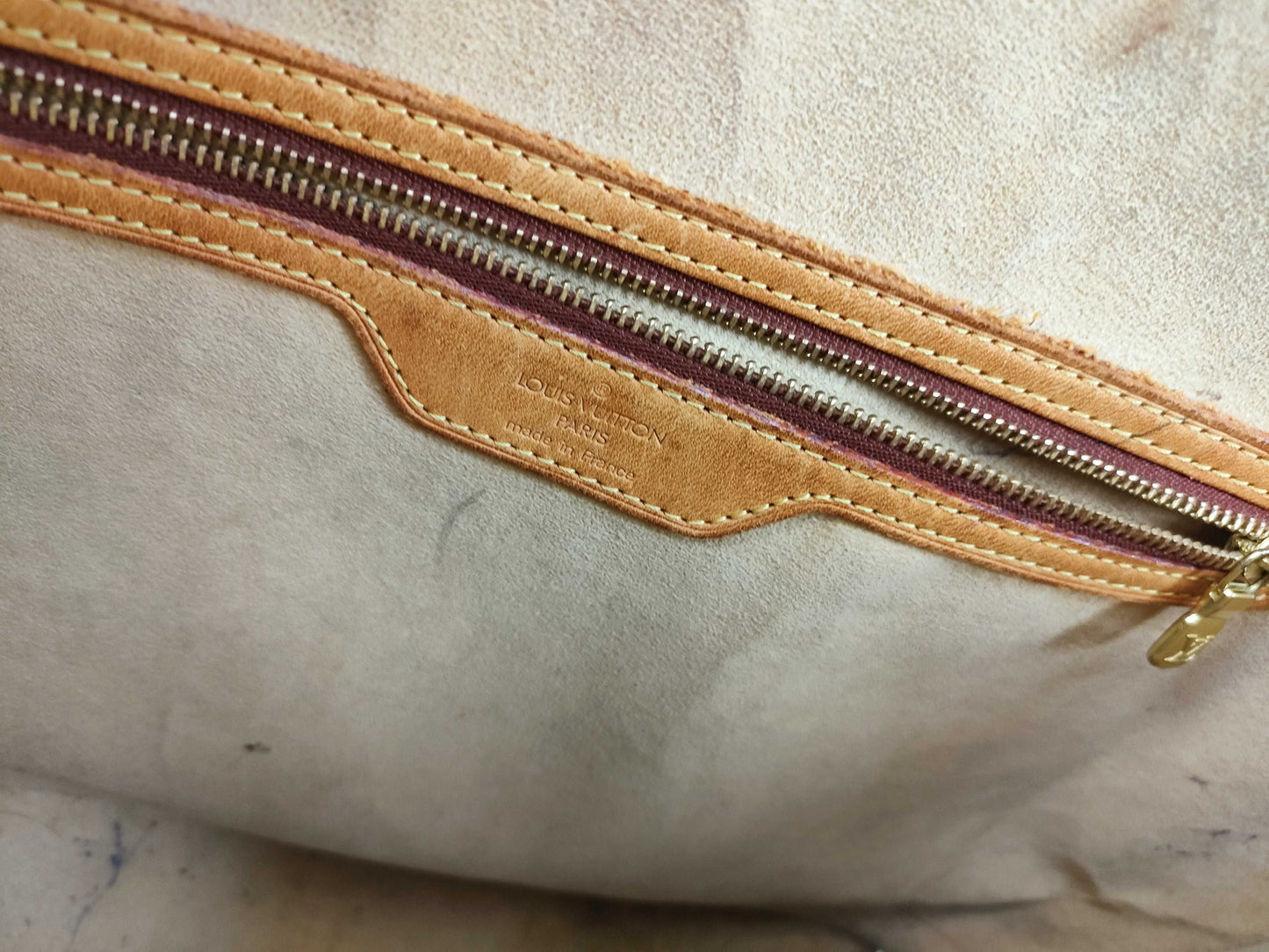 LOUIS VUITTON Monogram Louis Vuitton Tote Bag