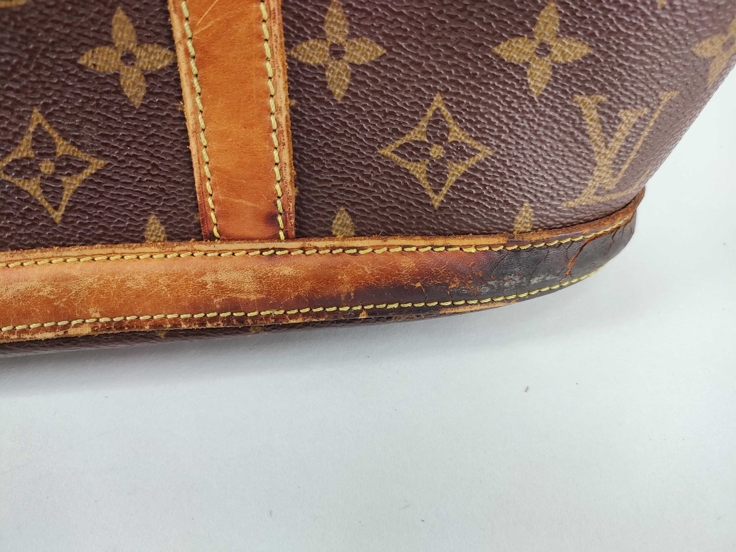 LOUIS VUITTON Monogram Louis Vuitton Tote Bag