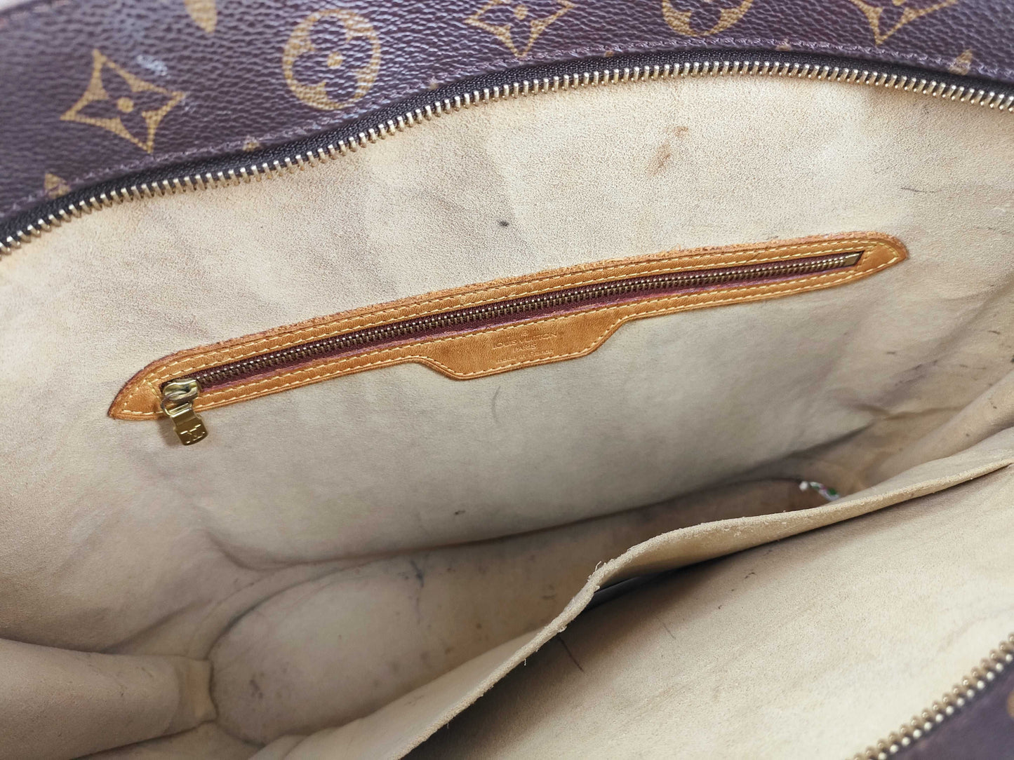LOUIS VUITTON Monogram Louis Vuitton Tote Bag