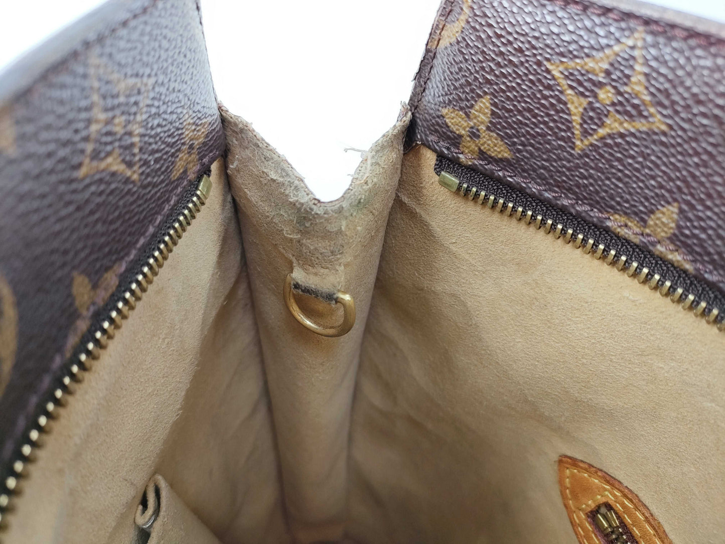 LOUIS VUITTON Monogram Louis Vuitton Tote Bag