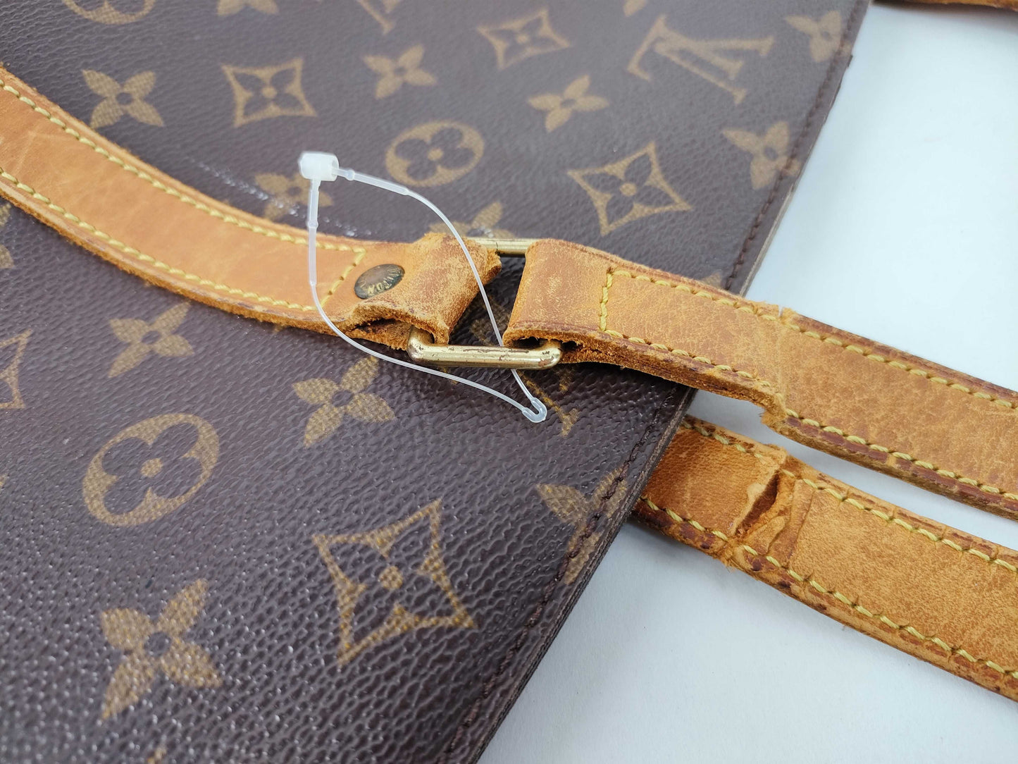 LOUIS VUITTON Monogram Louis Vuitton Tote Bag