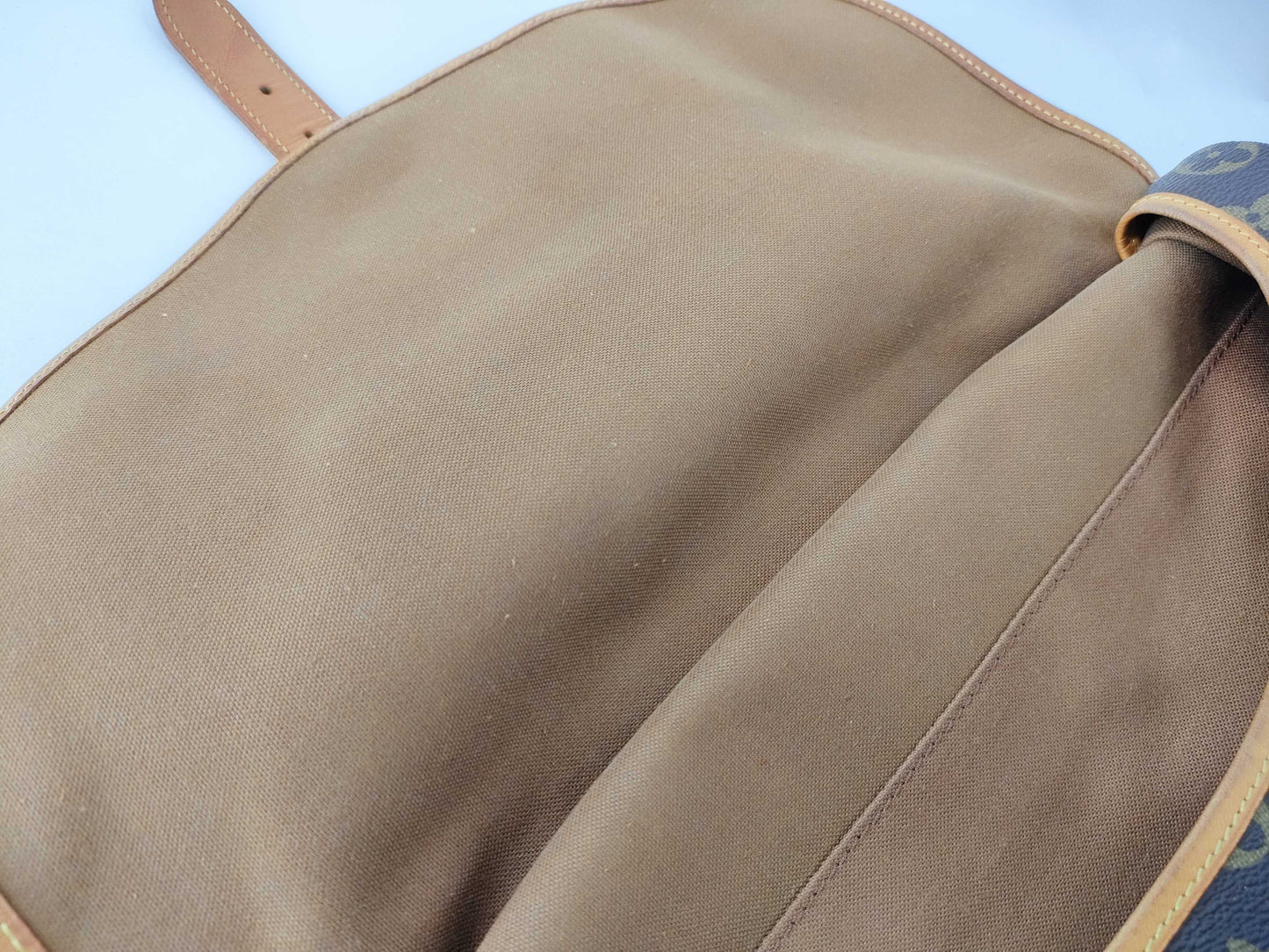 LOUIS VUITTON Monogram Shoulder Bag