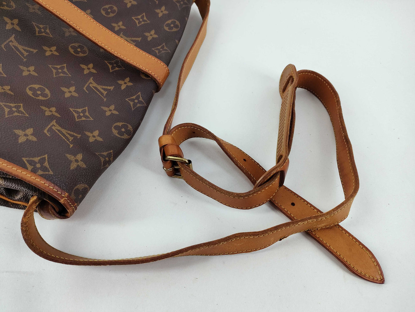 LOUIS VUITTON Monogram Shoulder Bag