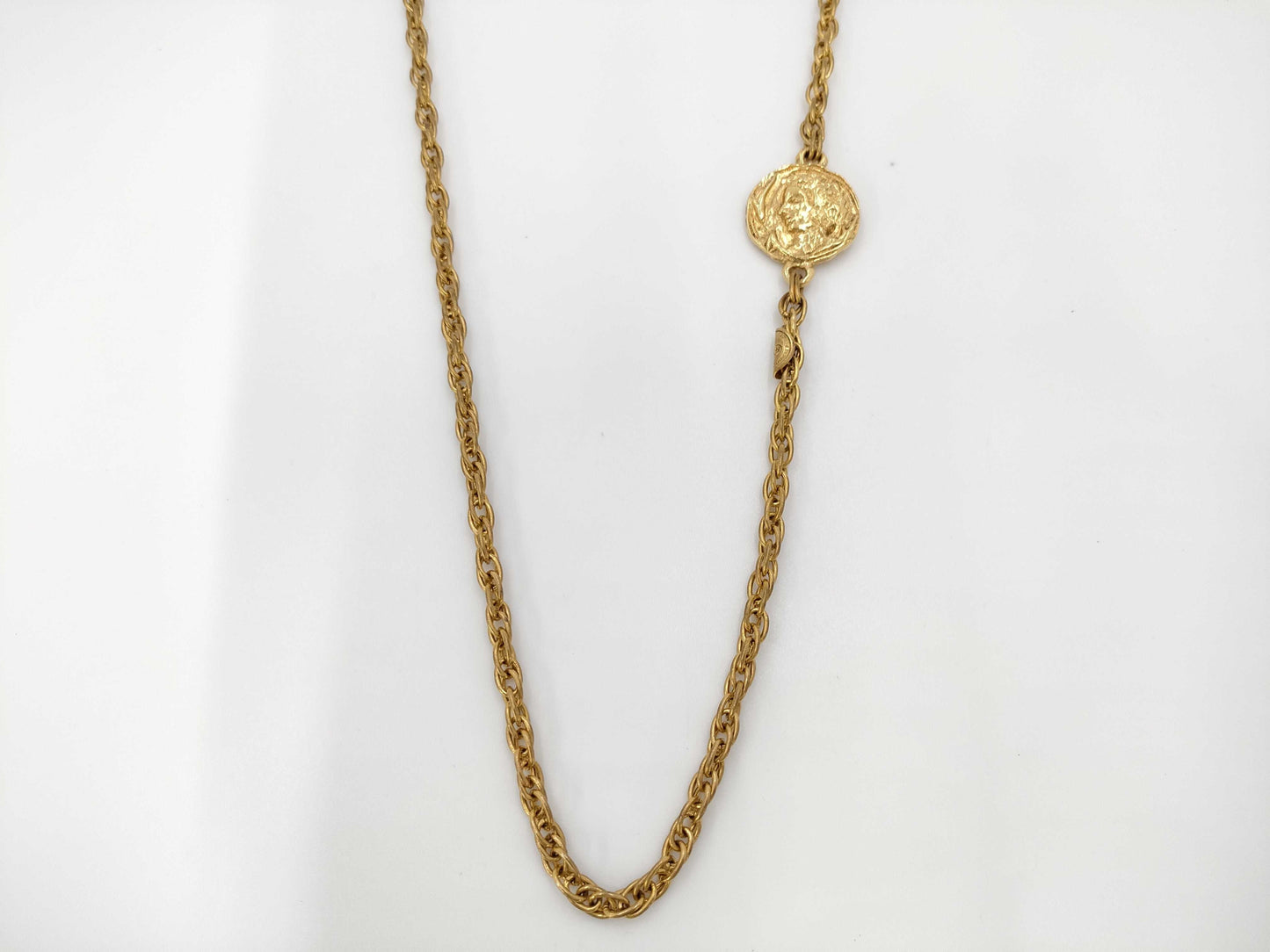 CHANEL CHANEL engraved Coco Medal necklace necklace