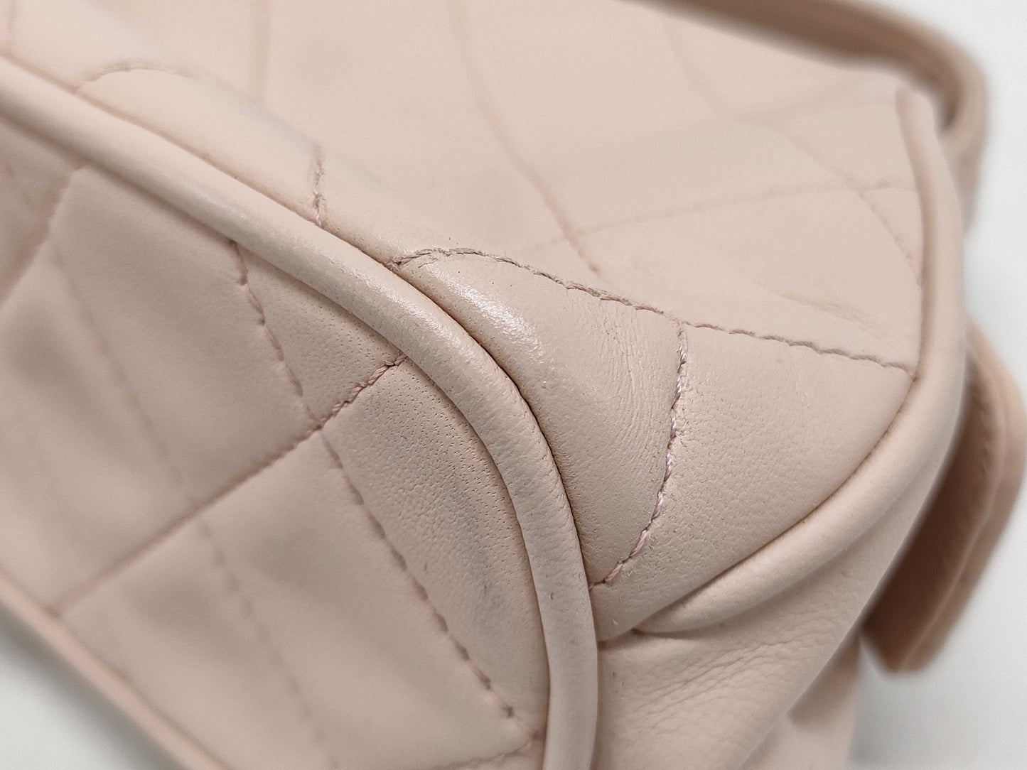 CHANEL Lambskin Clasp Pouch 1994561 Seal Shoulder Bag