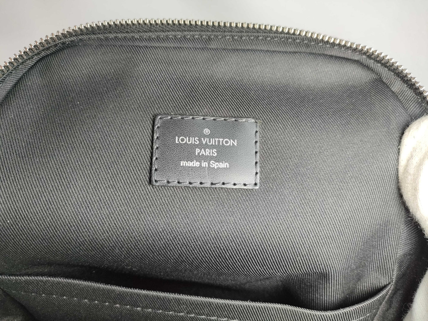 LOUIS VUITTON N41719 Damier Graphite Louis Vuitton Damier Graphite Avenue Sling Bag N41719 Shoulder Bag