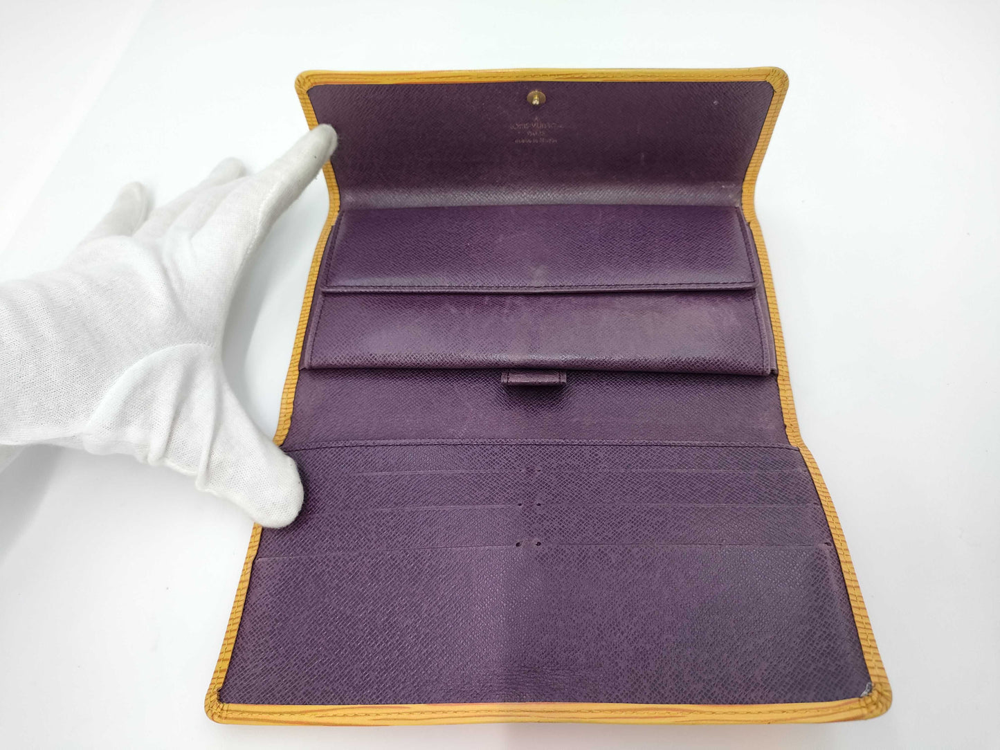 LOUIS VUITTON Epi wallet