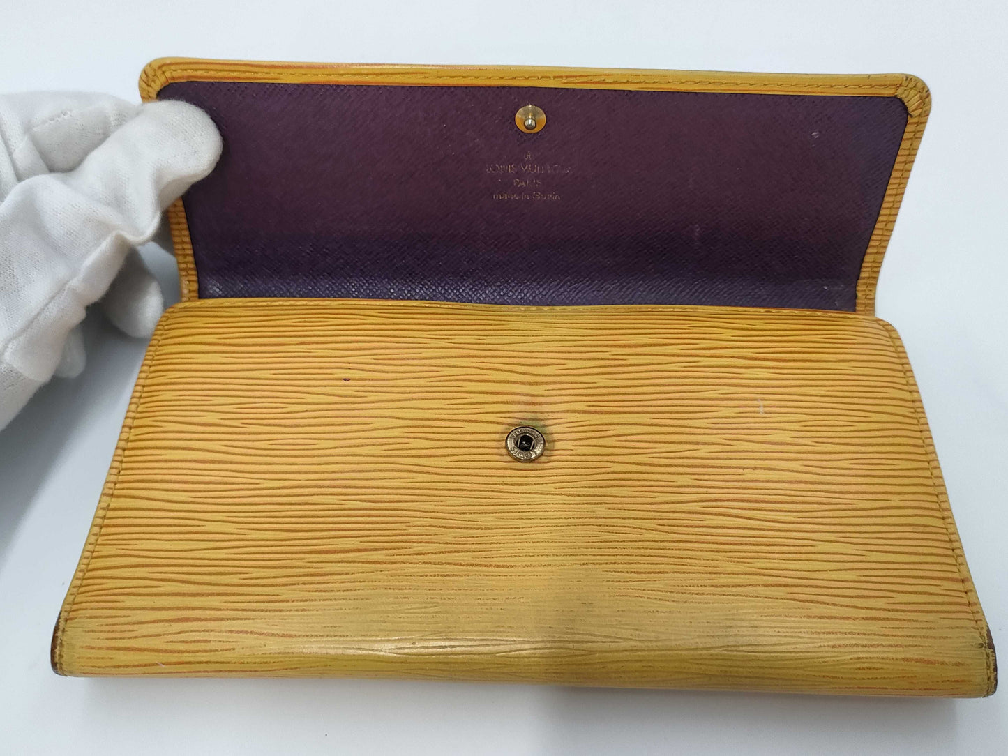 LOUIS VUITTON Epi wallet