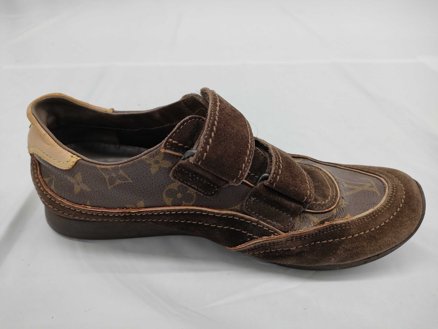 LOUIS VUITTON Monogram Sneakers Size 6