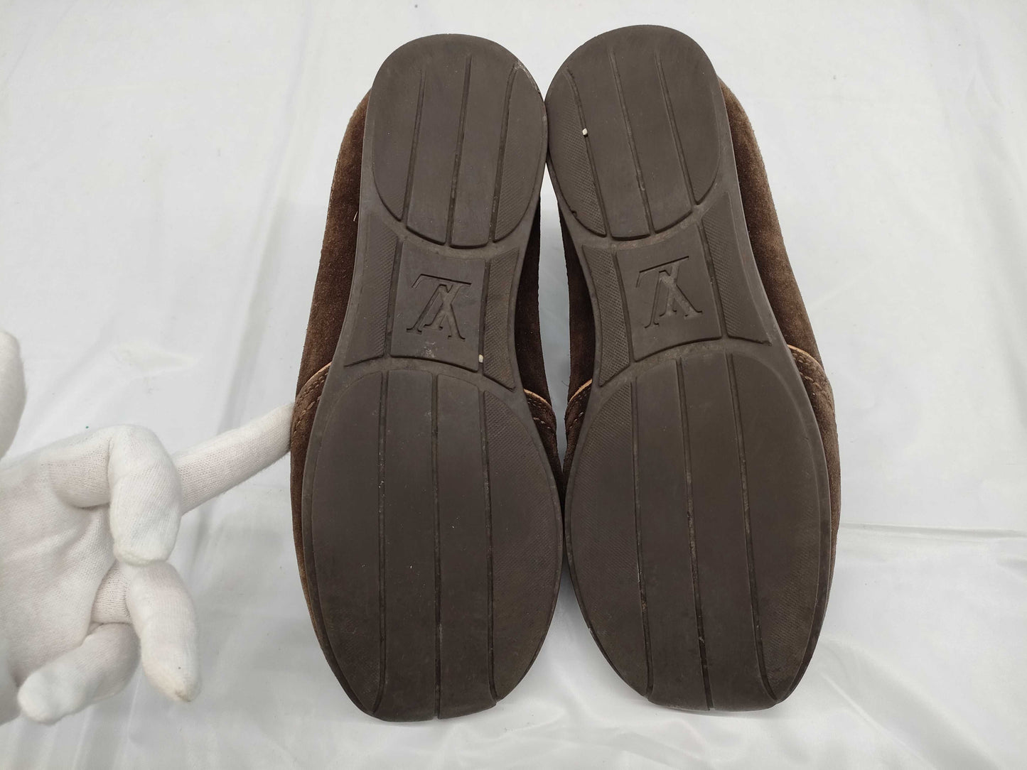 LOUIS VUITTON Monogram Sneakers Size 6