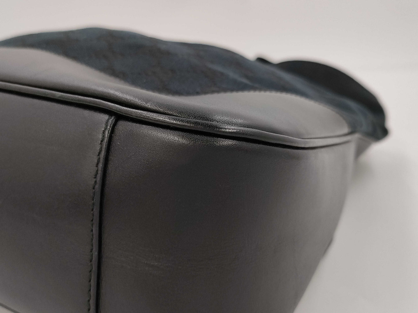 GUCCI GG Canvas Bamboo Black Shelly Shoulder Bag