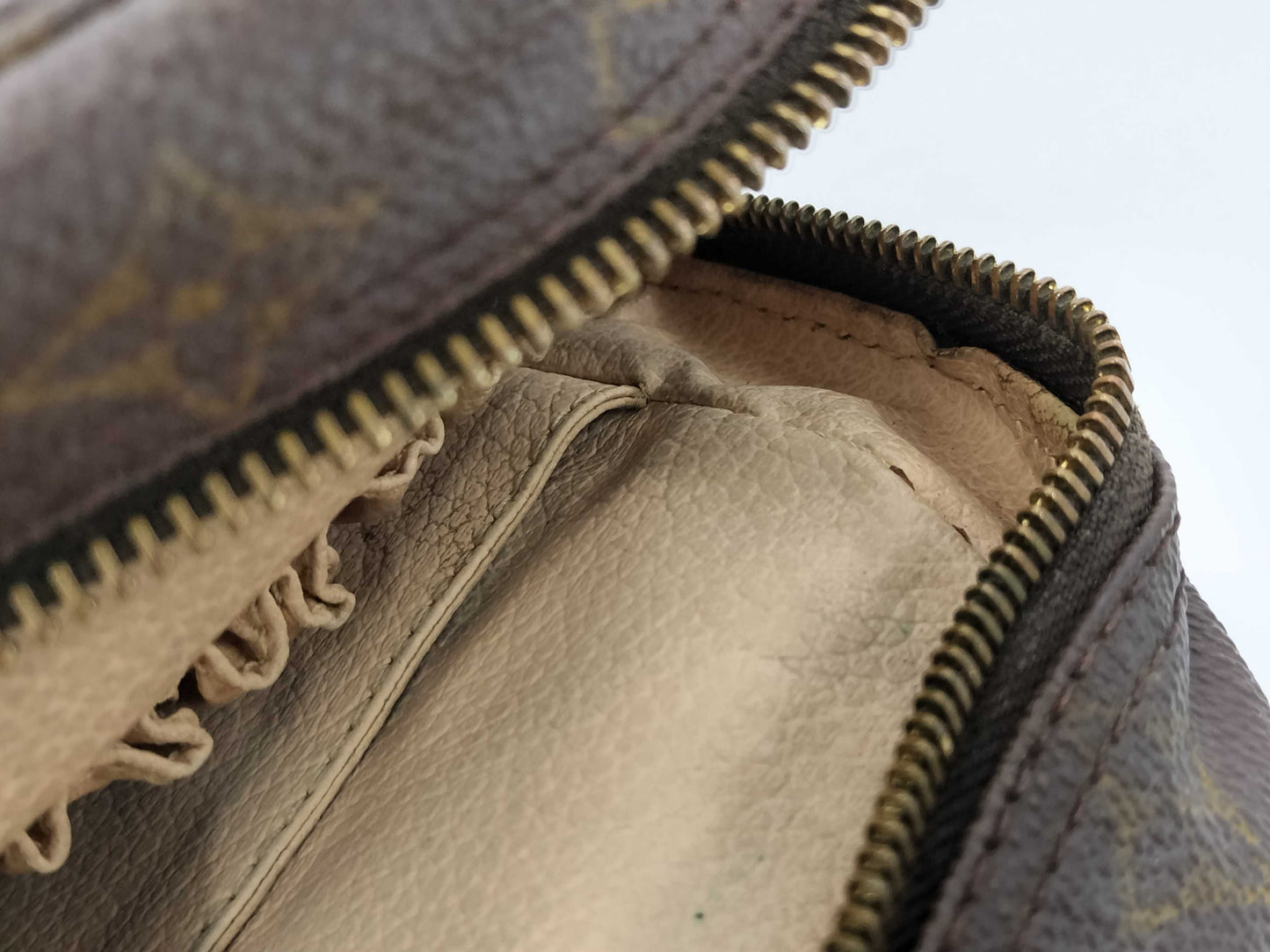 LOUIS VUITTON Monogram True Toilet Second Bag Bag