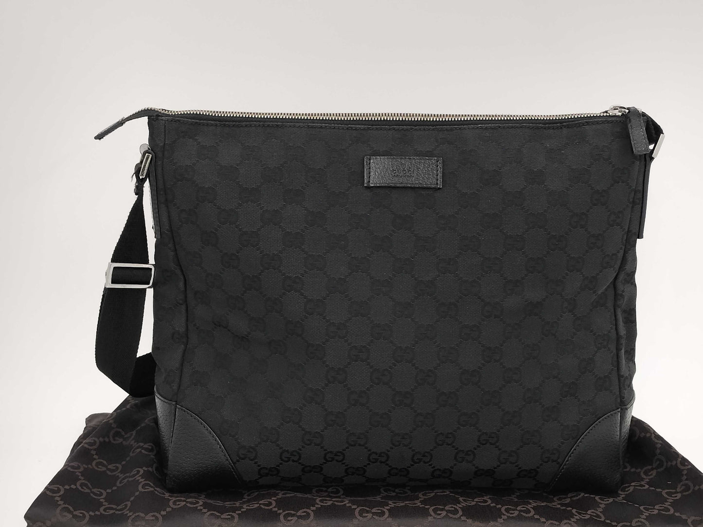 CHANEL Gucci GG Canvas 110054 Shoulder Bag