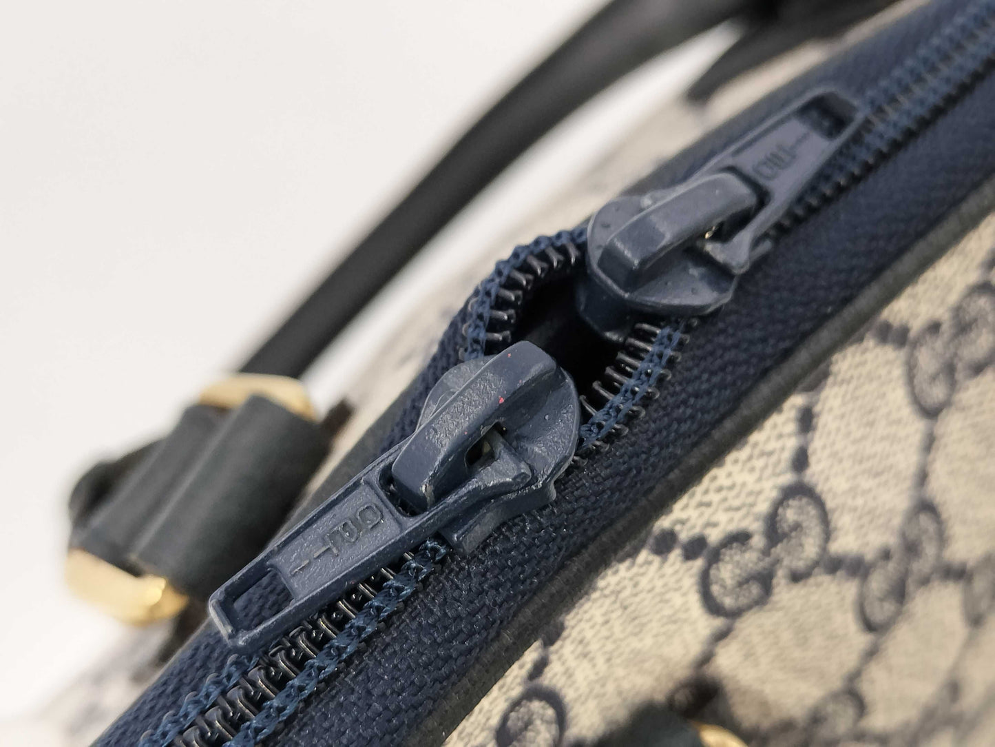 GUCCI GG Supreme handbag bag