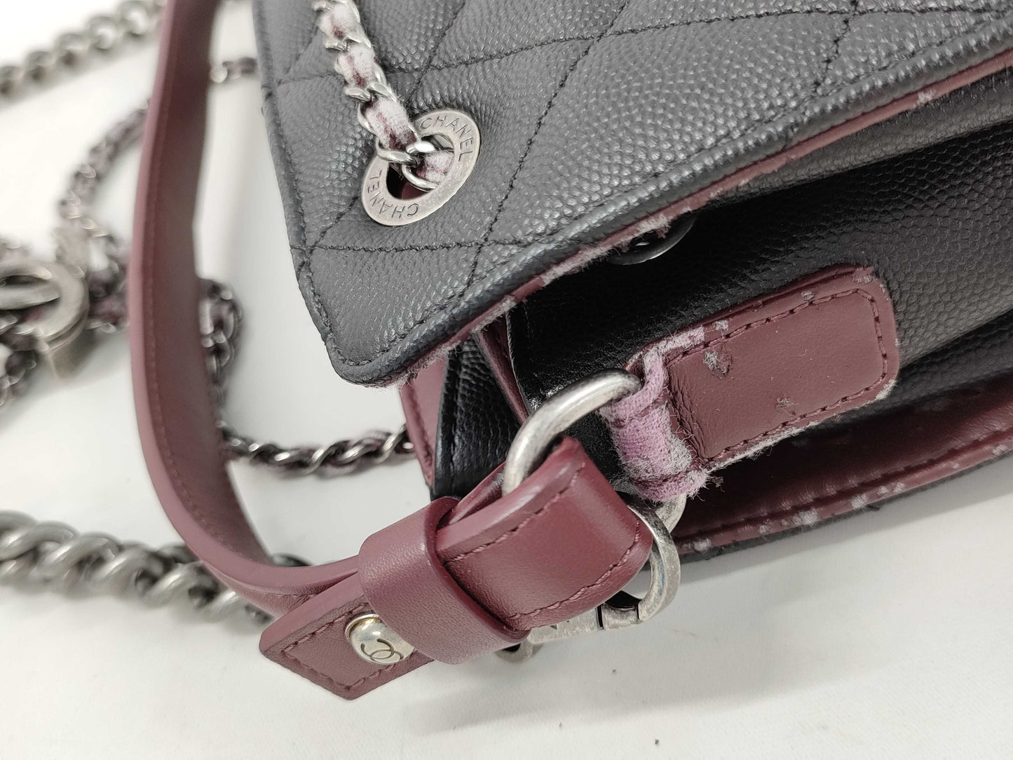 CHANEL Caviar Skin Shoulder Bag