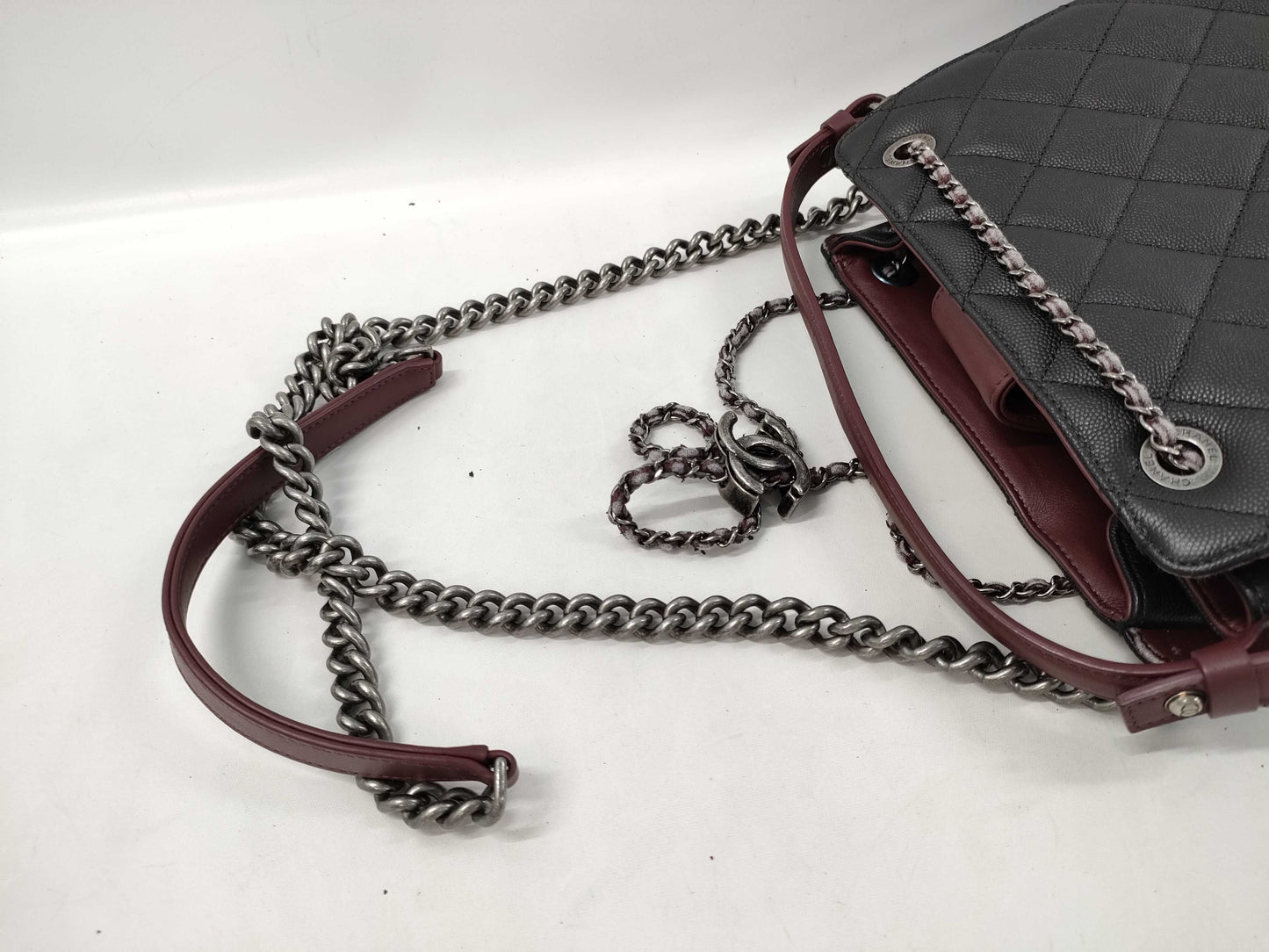 CHANEL Caviar Skin Shoulder Bag