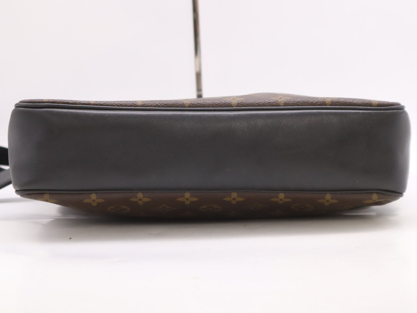 LOUIS VUITTON M40386 Monogram Bus GM Shoulder Bag
