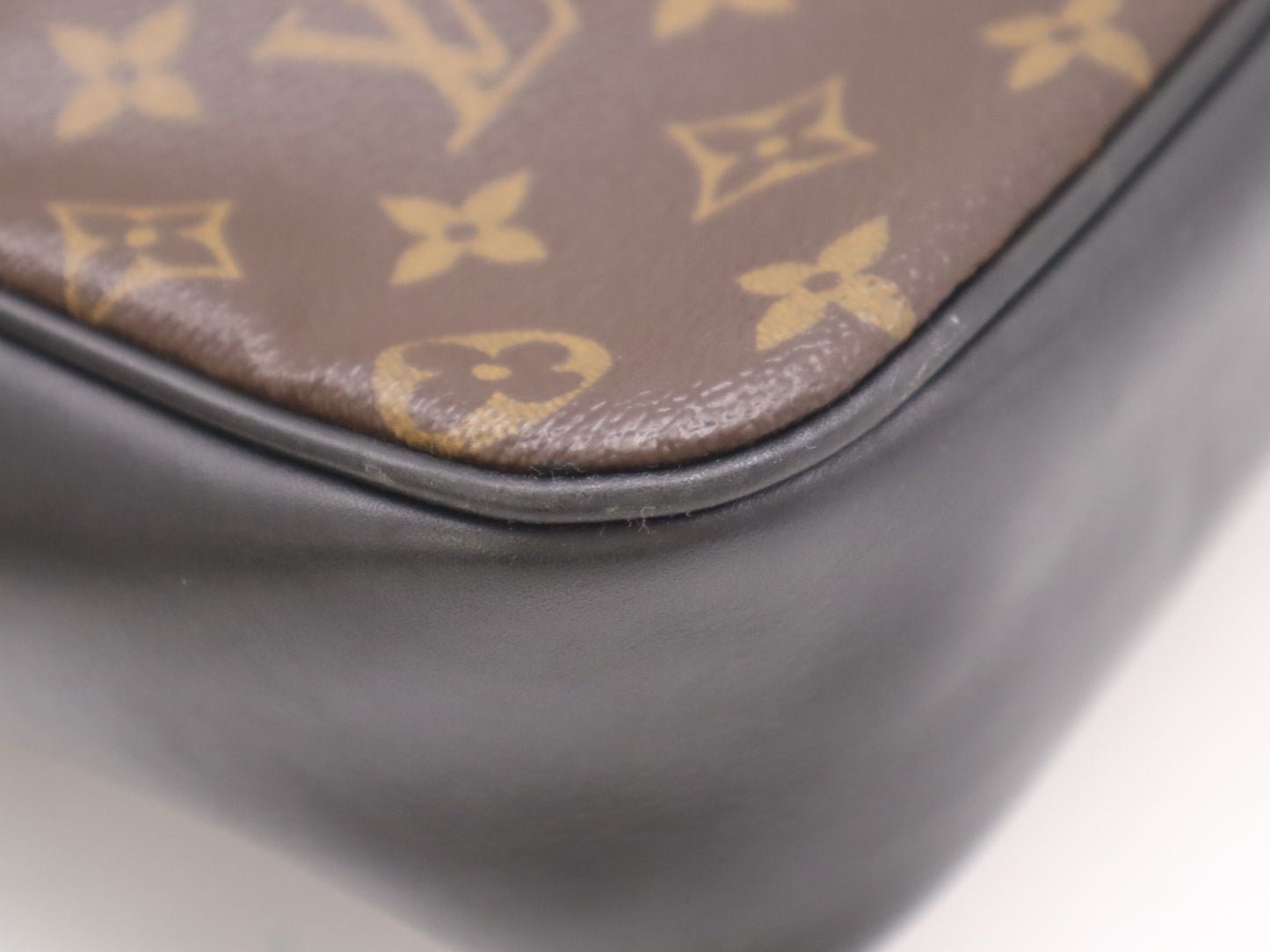 LOUIS VUITTON M40386 Monogram Bus GM Shoulder Bag