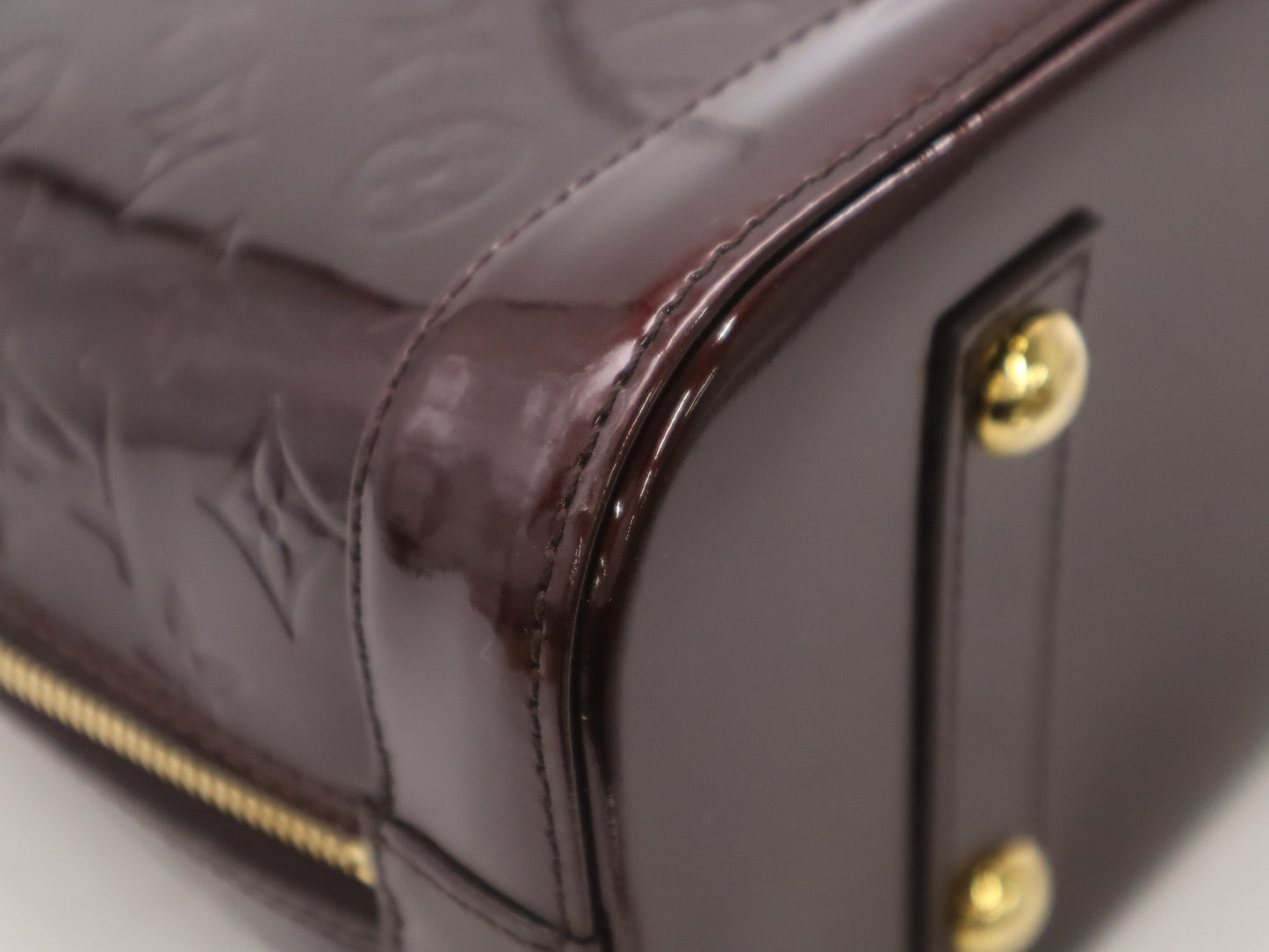 LOUIS VUITTON M91611 Vernis Alma PM Amaranth Handbag with Cadena, 2 Keys, and Cloche
