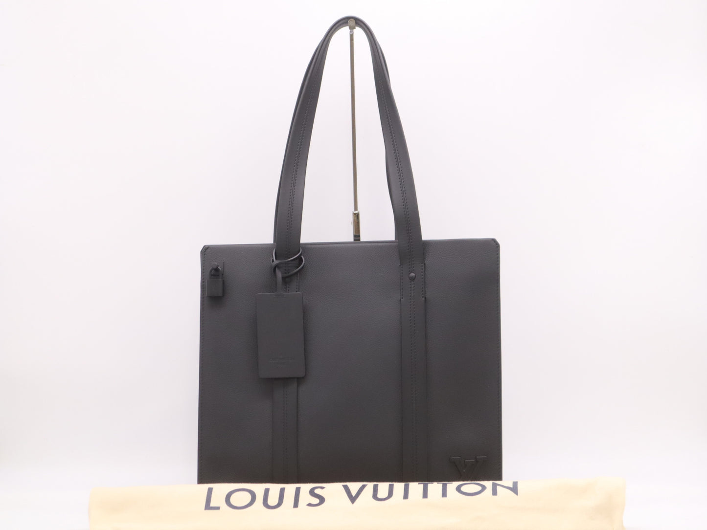LOUIS VUITTON M57308 LV Aerogramme Take Off Tote Bag with IC Tag, Dust Bag, Padlock, and Name Tag