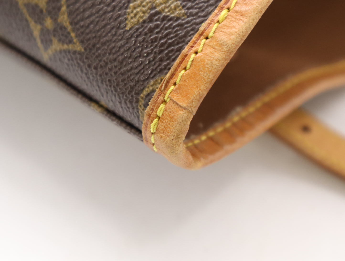 LOUIS VUITTON M42238 Monogram Bucket PM Handbag