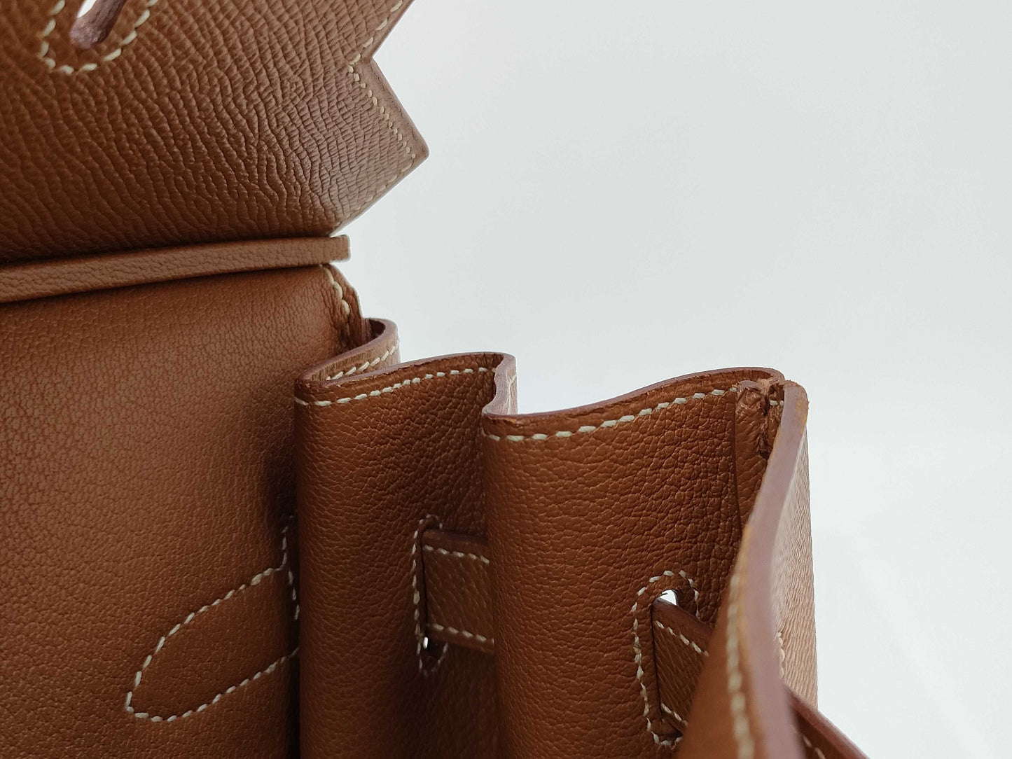 HERMES Birkin 35 Handbag, □H Stamp, 2005, Gold Hardware, Brown, Cloche, Cadena, and 2 Keys