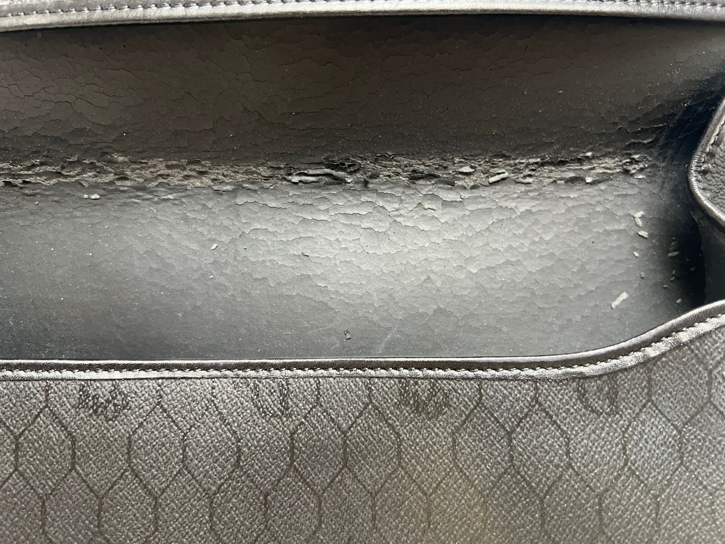 Dior Honeycomb Trotter Shoulder Bag in Black