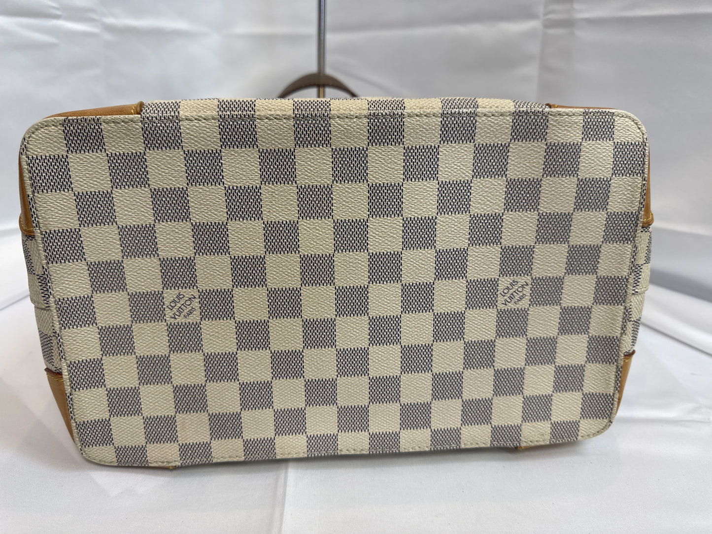 LOUIS VUITTON Hampstead MM Damier Azur Handbag