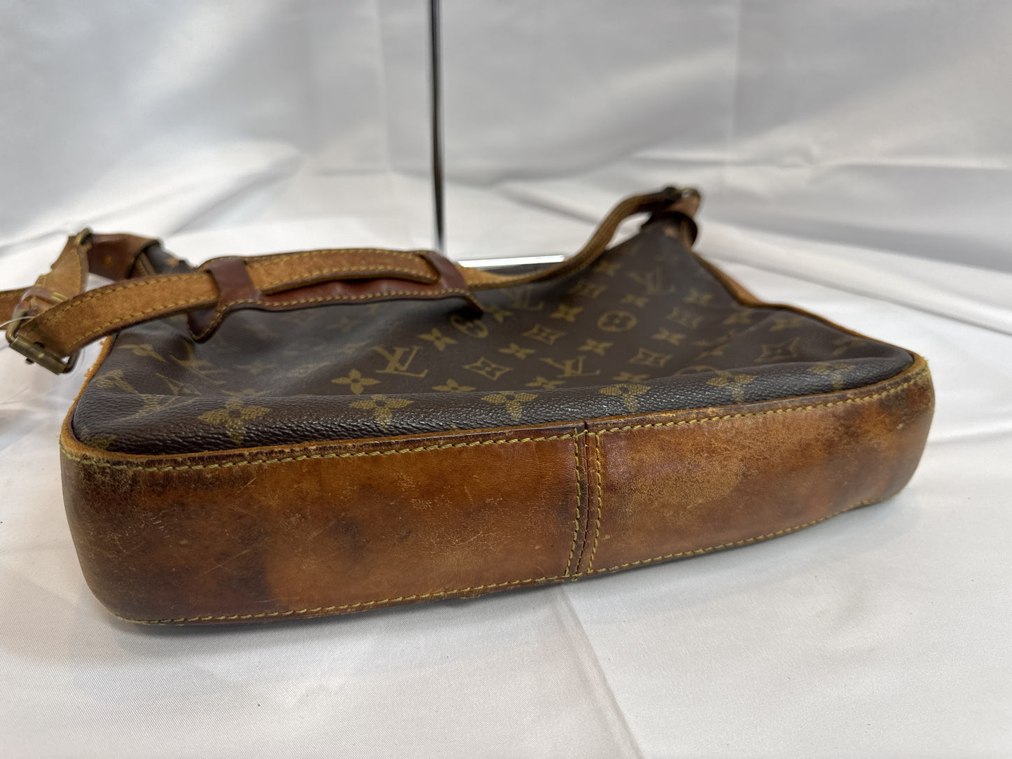 LOUIS VUITTON Monogram Boulogne 30 Shoulder Bag