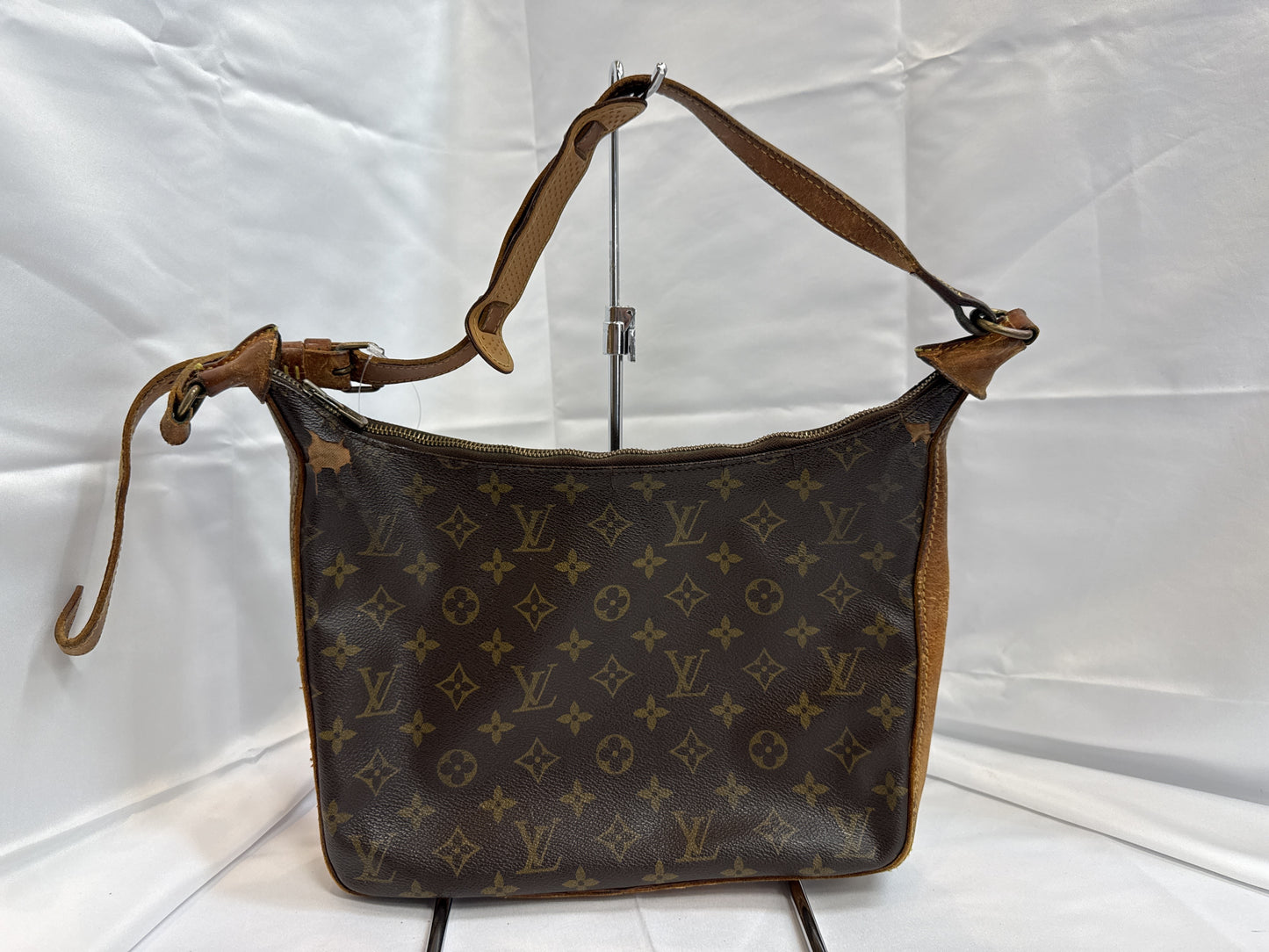 LOUIS VUITTON Monogram Boulogne 30 Shoulder Bag