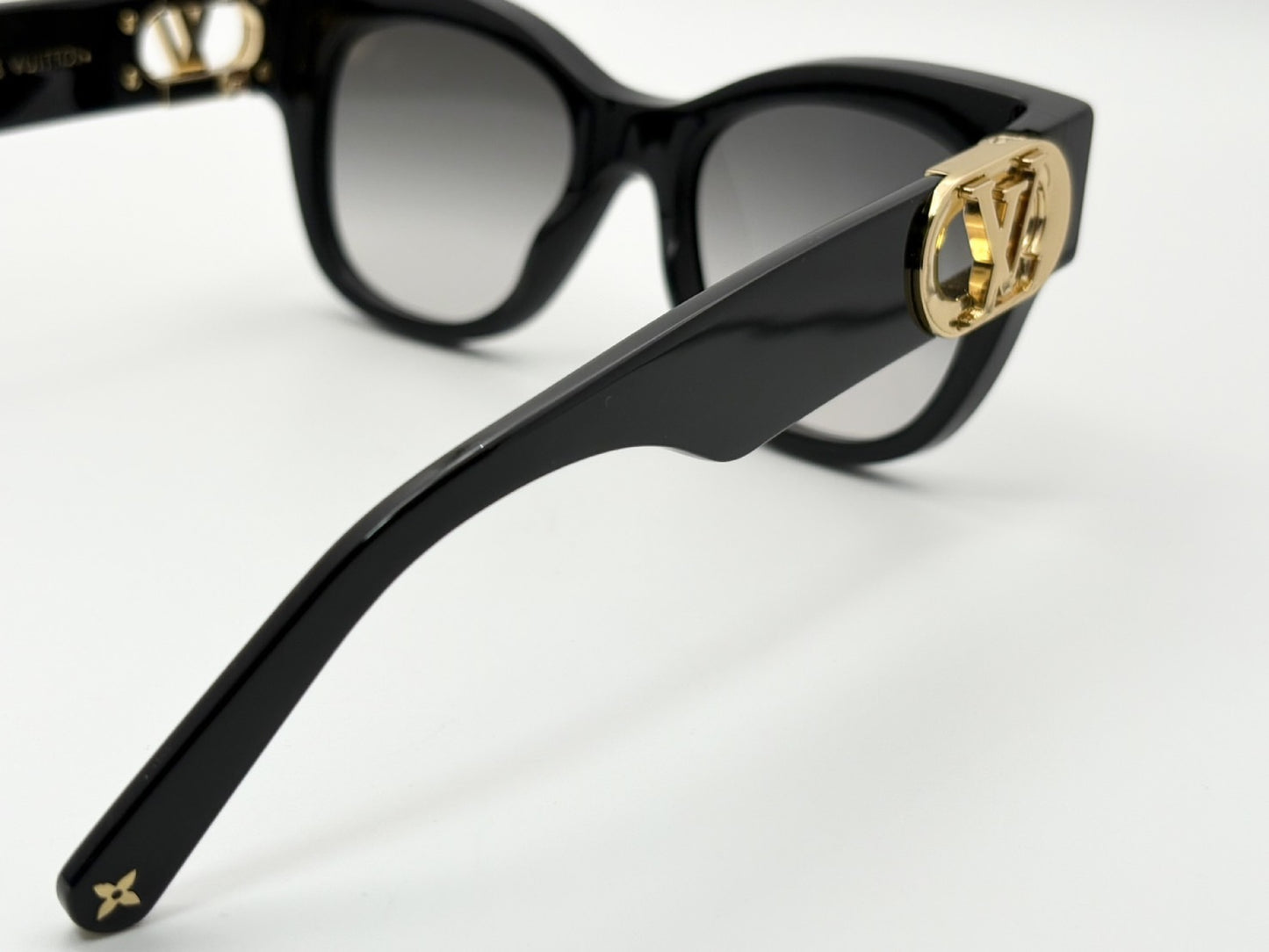 LOUIS VUITTON Z1568W 51□19-140 LV Link Cat Eye Sunglasses Black with Leather Case