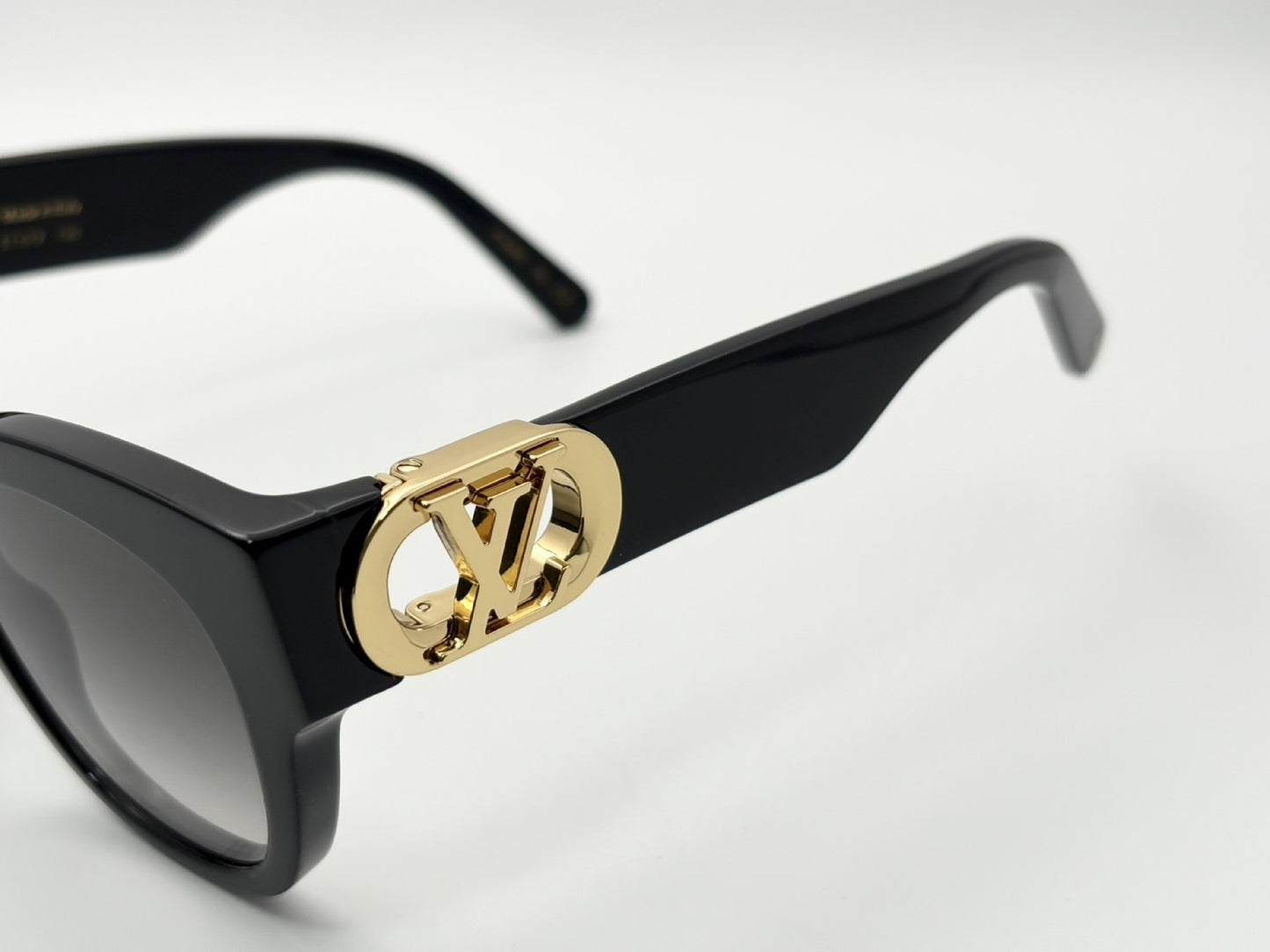 LOUIS VUITTON Z1568W 51□19-140 LV Link Cat Eye Sunglasses Black with Leather Case