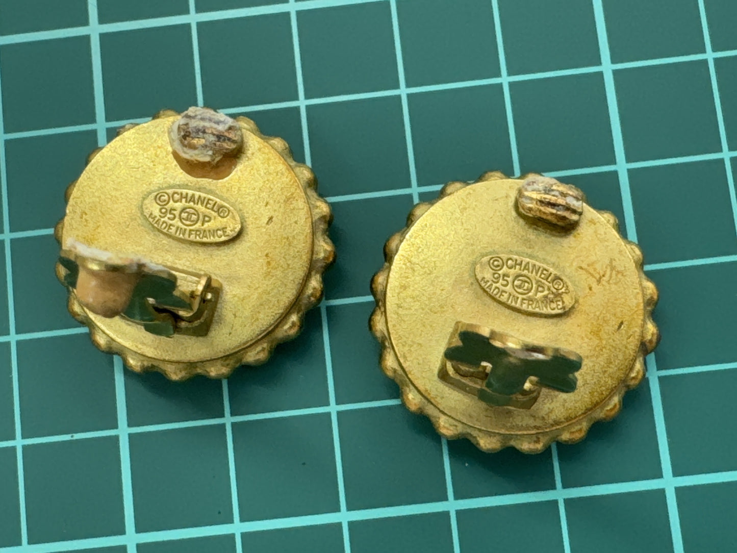 CHANEL Coco Mark Gold Earrings with Rice 95P