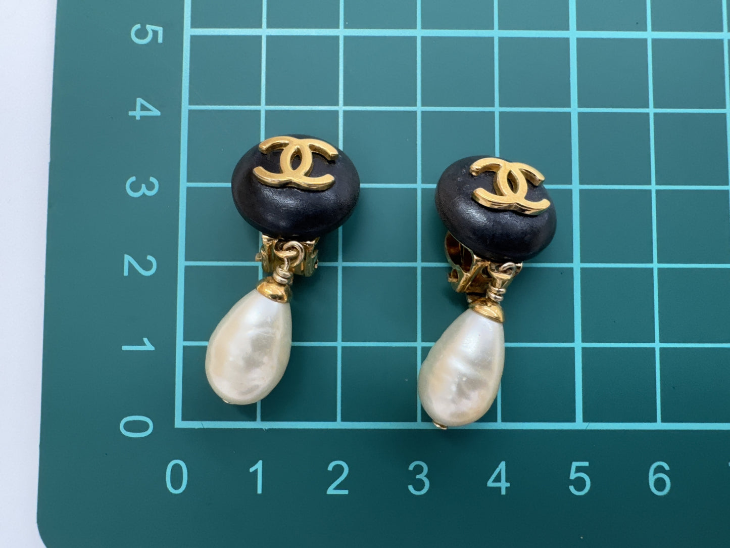 CHANEL Coco Mark Pearl Swing Earrings 97P Earrings