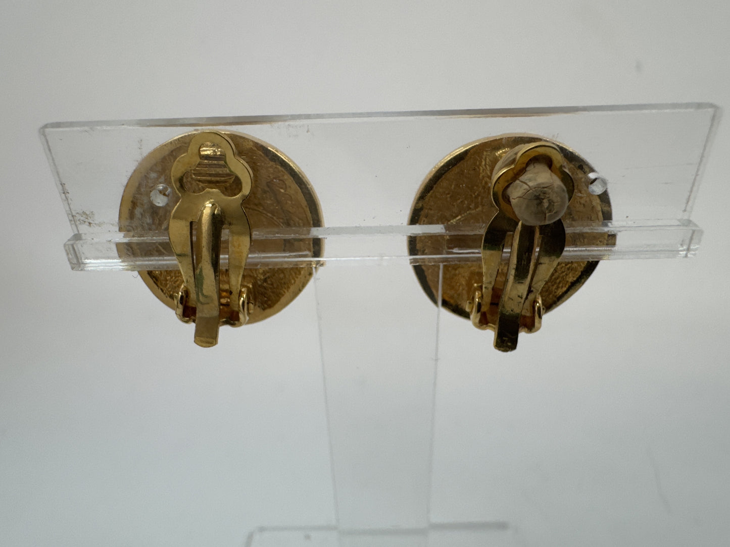 CHANEL Lion Vintage Gold Earrings with Comments