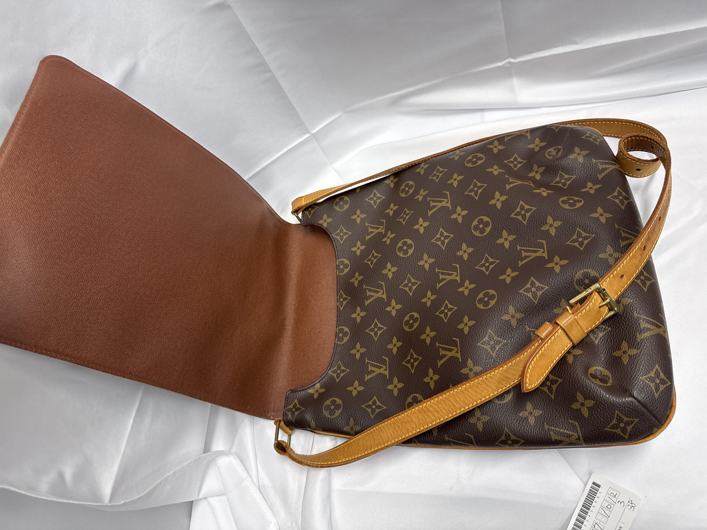 LOUIS VUITTON M51256 Musette Shoulder Bag