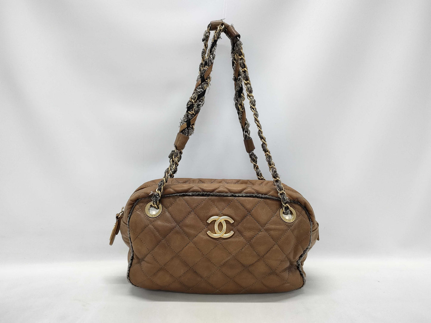 CHANEL Matelasse Chain Shoulder Bag