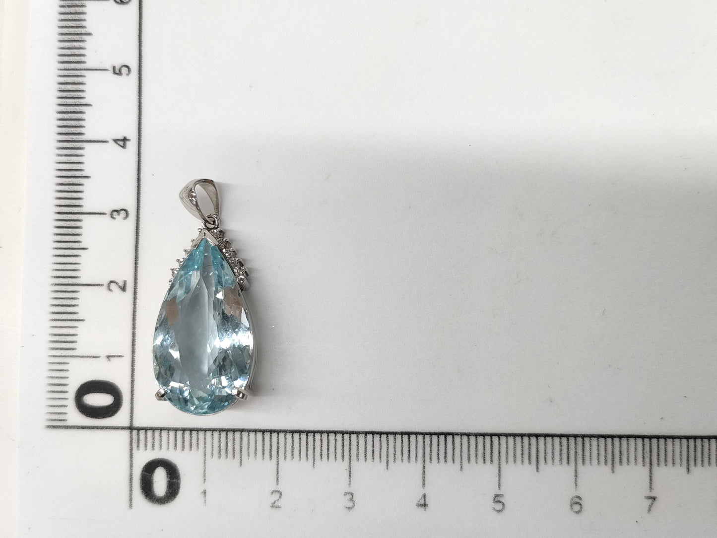 AQ 11.42ct D 0.14ct PM900 6.4g Pendant Top