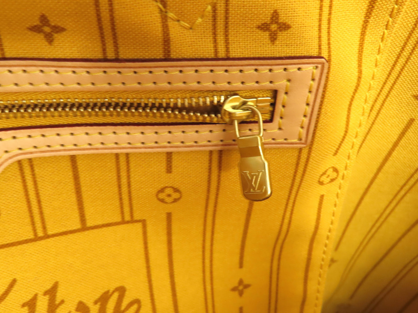 LOUIS VUITTON Monogram Neverfull GM Tote Bag