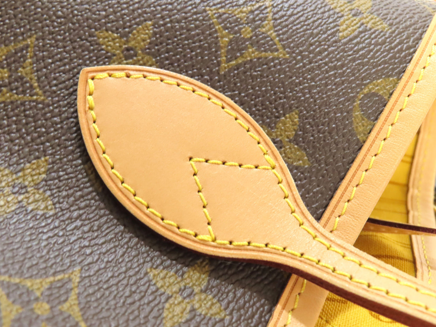 LOUIS VUITTON Monogram Neverfull GM Tote Bag